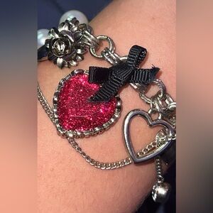 Betsey Johnson Vintage Hearts Charm Bracelet.